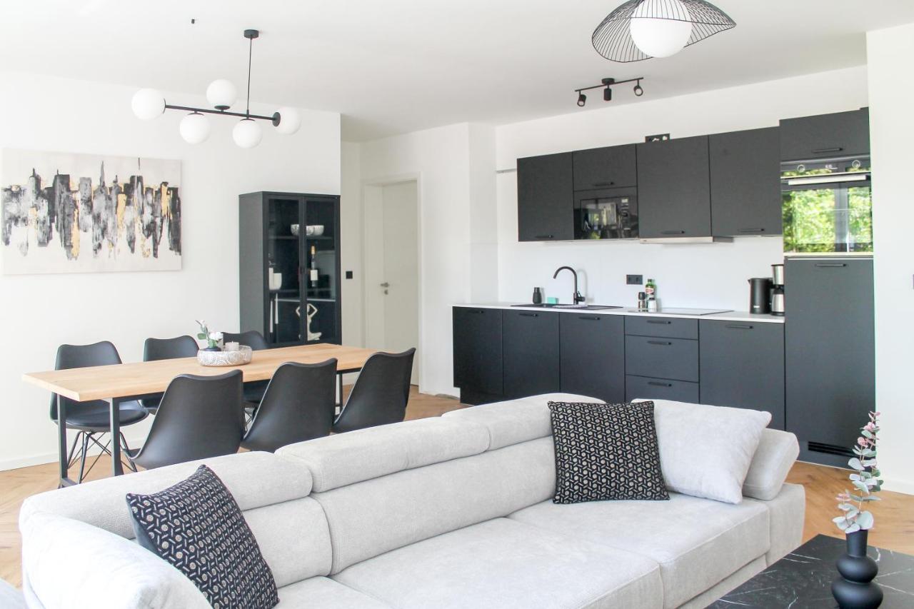 Modern Apartment - Fuer Freunde & Familien, Stadtnah, Parkplatz, E-Ladestation, Gitterbox Fuer Fahrraeder, Fitnessstudio, Digitale Gaestemappe Mit Restaurant- Und Unternehmenstipps Koblenz  Kültér fotó