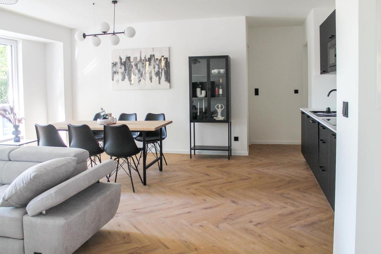 Modern Apartment - Fuer Freunde & Familien, Stadtnah, Parkplatz, E-Ladestation, Gitterbox Fuer Fahrraeder, Fitnessstudio, Digitale Gaestemappe Mit Restaurant- Und Unternehmenstipps Koblenz  Kültér fotó
